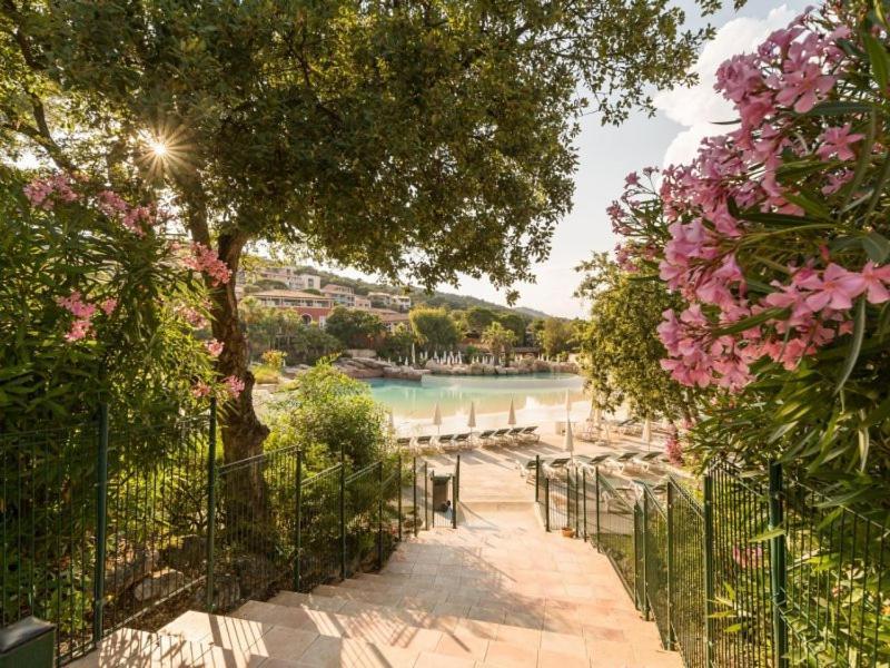 Les Restanques Maison Du Lac 4 Chambres Grimaud Kültér fotó